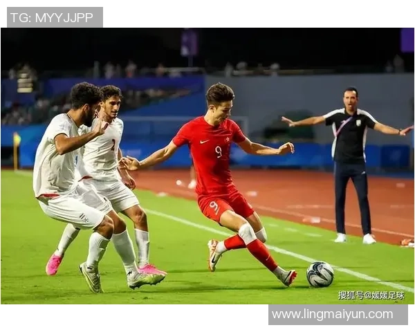 2014年中国香港对阵乌兹别克斯坦精彩比赛视频回顾与分析